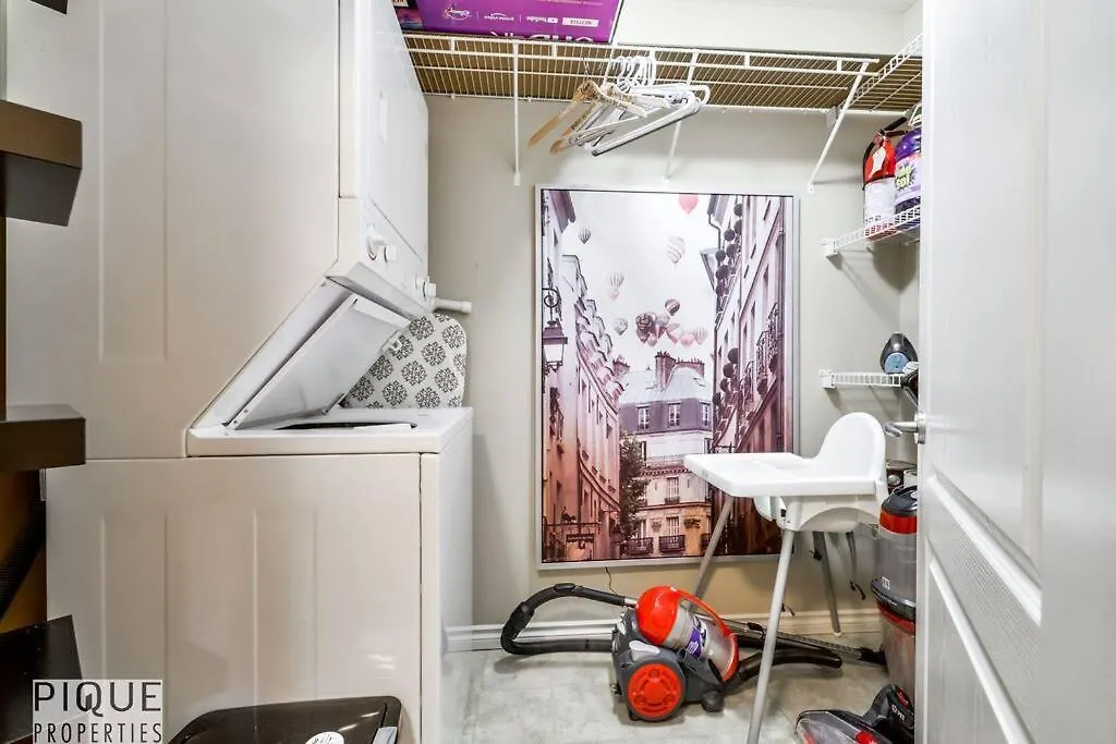אדמונטון The Breakfast Club Suite - King Bed & Ac - Patio - Ug Park