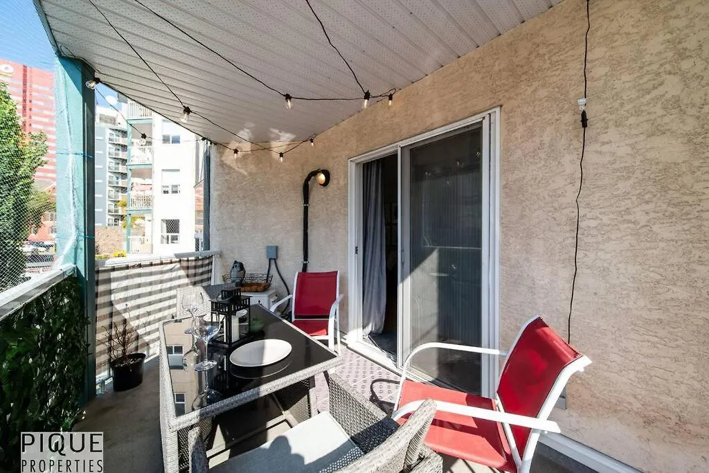 אדמונטון The Breakfast Club Suite - King Bed & Ac - Patio - Ug Park 0*,